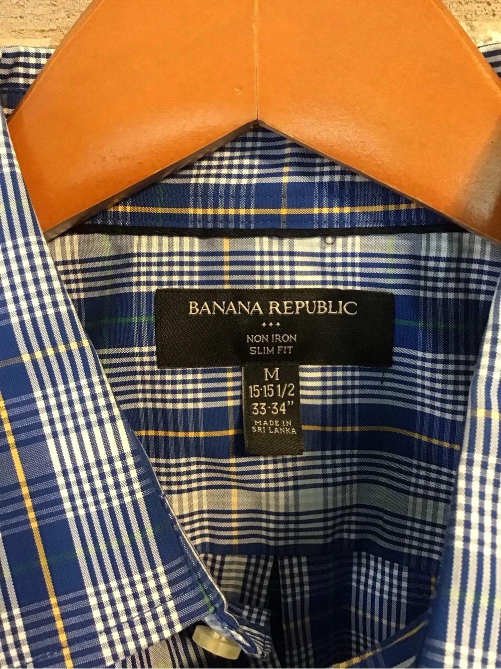 Banana Republic Men's Non-Iron Blue and White Plaid Button-Down Shirt M